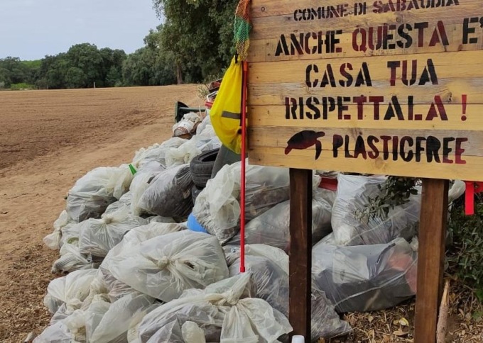 SABAUDIA: MOLELLA, RACCOLTI 200 SACCHI DI RIFIUTI (video)