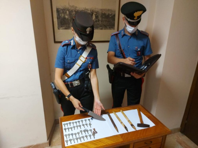 ROMA: AGGREDISCE I CARABINIERI, ARRESTATO