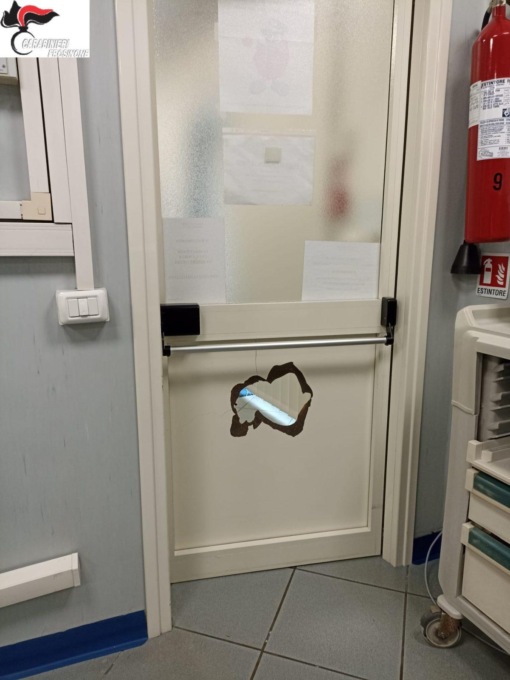 CASSINO: VIOLENZA E FOLLIA NEL CENTRO MEDICO