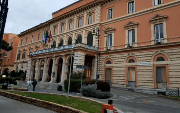 ROMA: NO GREEN PASS, ASSALTO AL PRONTO SOCCORSO DEL POLICLINICO. INFERMIERA COLPITA CON UNA BOTTIGLIA