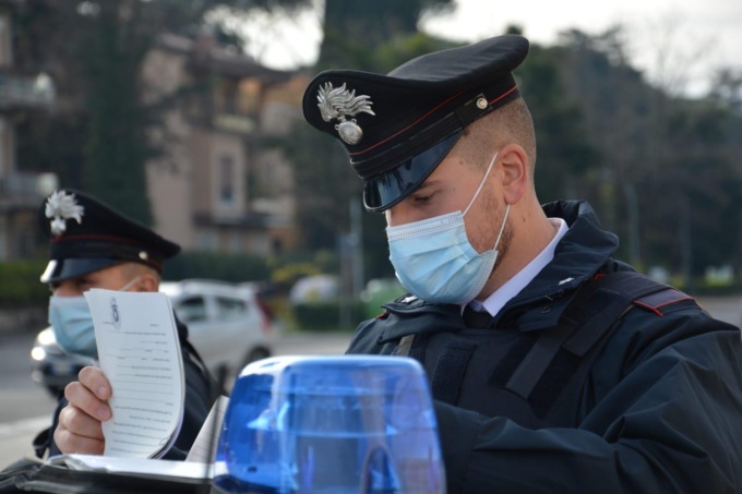 ROMA: RISSA NEL BAR, QUATTRO DENUNCIATI