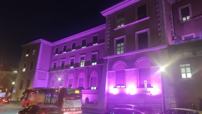 ROMA: IL SANTO SPIRITO SI ILLUMINA DI ROSA