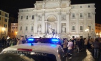 ROMA: BLOCCATO NELLA FONTANA DI TREVI, SANZIONE E DASPO