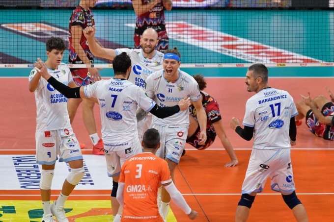 PALLAVOLO SUPERLEGA: PERUGIA-TOP VOLLEY CISTERNA 3-0(VIDEO)