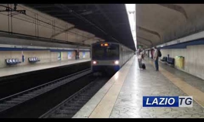 ROMA: COLPI DI PISTOLA IN METRO, GUARDIA AGGREDITA (VIDEO)