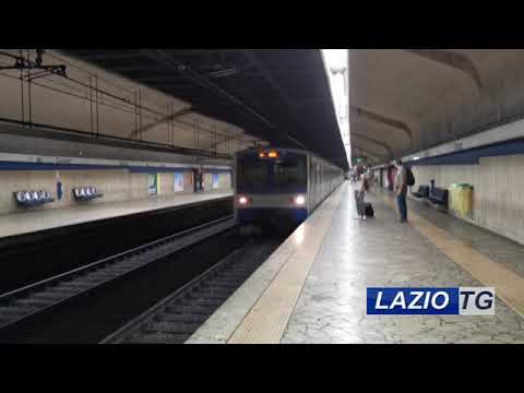 ROMA: COLPI DI PISTOLA IN METRO, GUARDIA AGGREDITA (VIDEO)