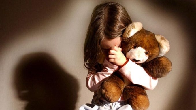 FONDI: VIOLENZA SU UNA BIMBA, ARRESTATO