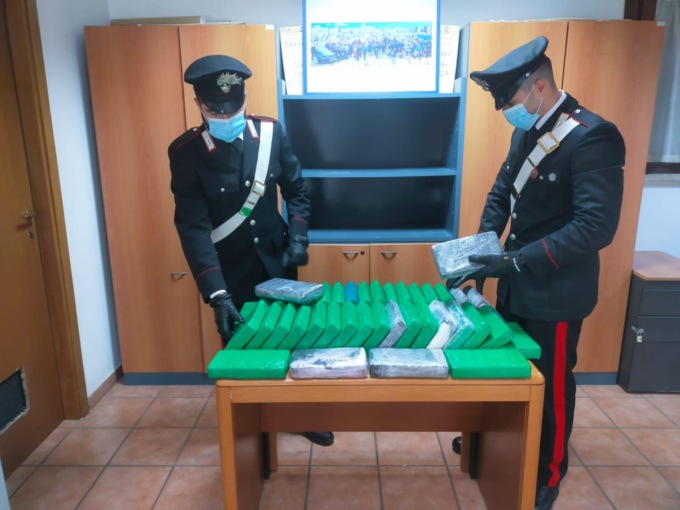 ROMA: SEQUESTRATI 42 KG DI COCAINA