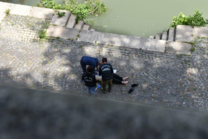 ROMA: CADAVERE NEL TEVERE