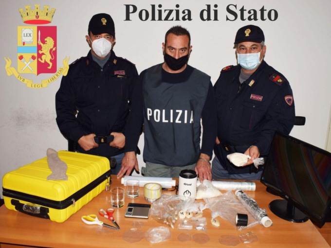 CISTERNA – GAMBIANO CON MEZZO CHILO DI EROINA (video)