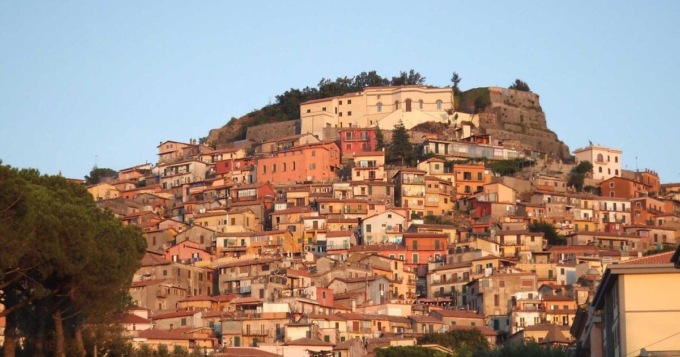 FRASCATI: DA DOMANI MASCHERINE ALL’APERTO