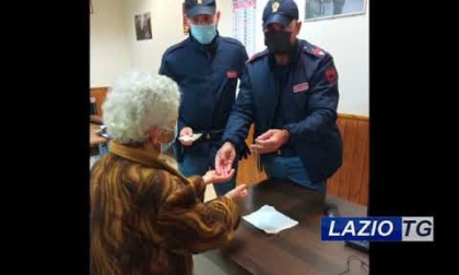 ROMA: RUBANO GIOIELLI E CASSAFORTE AD UN'ANZIANA, DUE ARRESTI