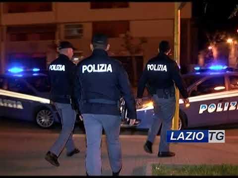 FONDI: GAMBIZZATO PER UN DEBITO DI DROGA, DUE ARRESTI