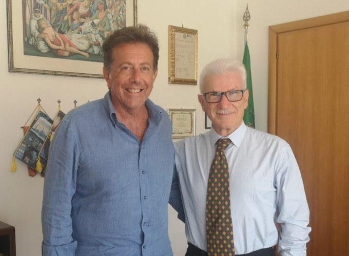 FONDI: “SORELLE PER SEMPRE”, IL LIBRO DI MAURO CAPORICCIO (VIDEO)