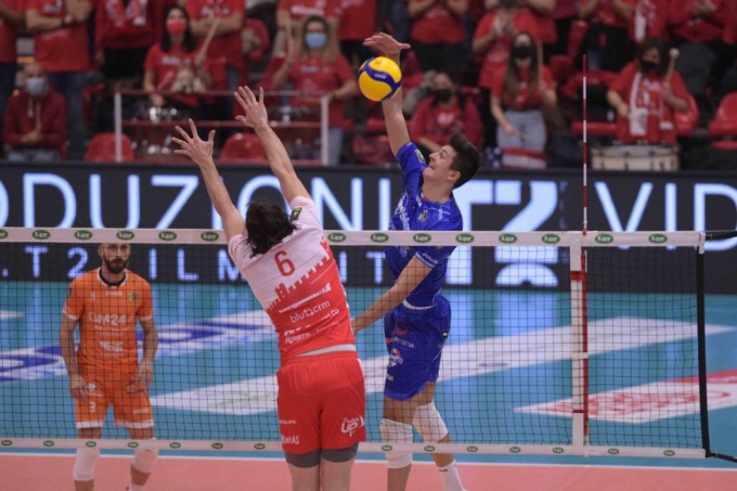 PALLAVOLO SUPERLEGA: PIACENZA-TOP VOLLEY CISTERNA 3-1 (VIDEO)