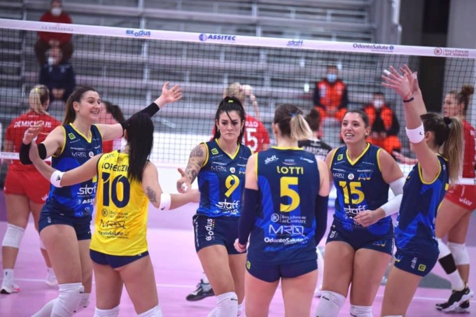 PALLAVOLO A2 FEMMINILE: ASSITEC SANT’ELIA-BUSTO ARSIZIO 0-3 (VIDEO)