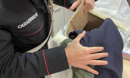 ROMA: RUBA CAPI DI ABBIGLIAMENTO PER 1000 EURO, ARRESTATO