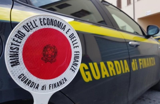 ROMA: REATI SOCIETARI AI DANNI DI UN ISTITUTO DI CREDITO, SEQUESTRATI BENI PER 1,8 MILIONI DI EURO