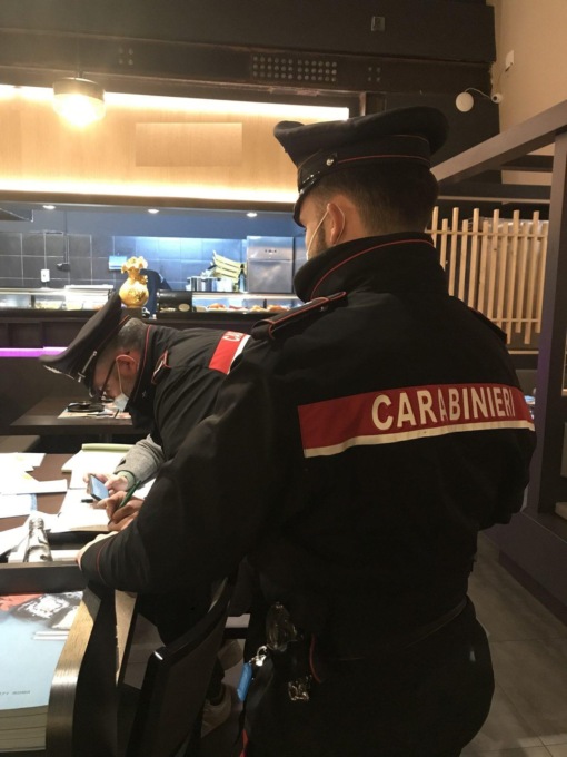 ROMA: CONTROLLI LUNGO LE VIE DELLO SHOPPING E ALLE FERMATE METRO, 10 ARRESTI