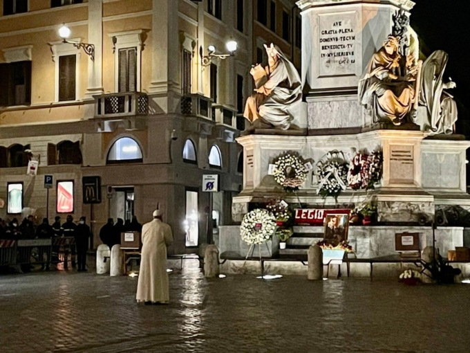 ROMA: 8 DICEMBRE, OMAGGIO DEL PAPA ALL’IMMACOLATA IN PIAZZA DI SPAGNA