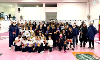 PALLAVOLO A2 FEMMINILE: L'ASSITEC SANT'ELIA INCONTRA LE SCUOLE (VIDEO)