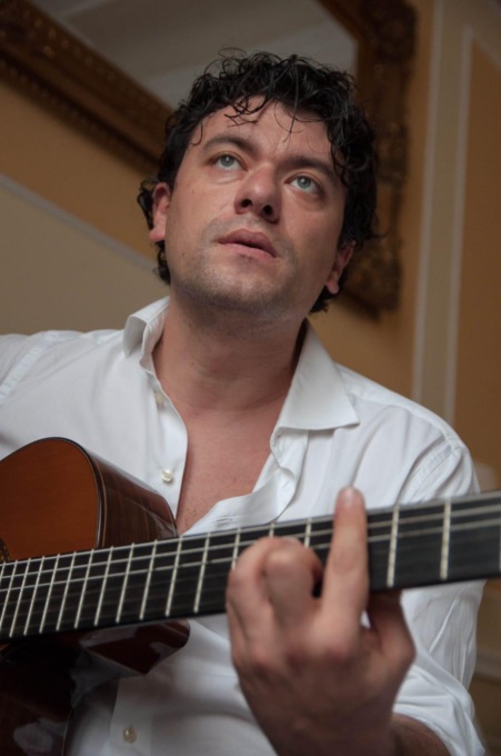 LATINA: NINE’ INGIULLA CANTA FABRIZIO DE ANDRE’ (VIDEO)