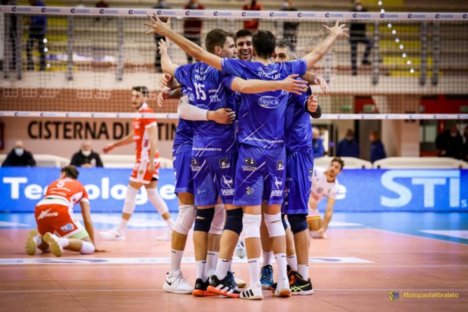 PALLAVOLO SUPERLEGA: TOP VOLLEY CISTERNA, ORA C’E’ TRENTO (VIDEO)