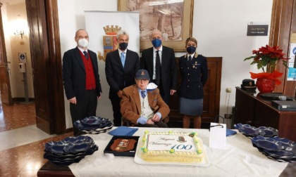 ROMA: COMPIE 100 ANNI IL POLIZIOTTO CHE FERMO' IL GANGSTER MAFIOSO 'LUCKY LUCIANO' (FOTO)