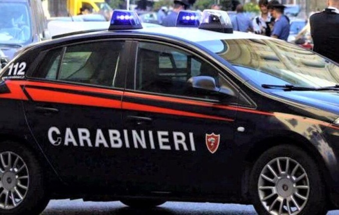 POMEZIA: 35ENNE ACCOLTELLATO ALLA GAMBA, DUE ARRESTI