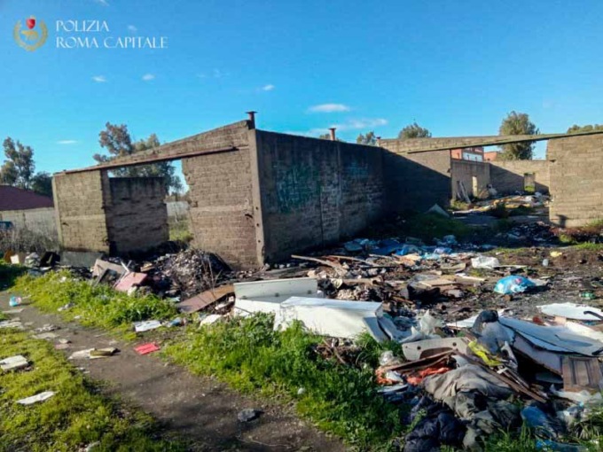 ROMA: RIFIUTI PERICOLOSI, SEQUESTRATA UNA DISCARICA ABUSIVA