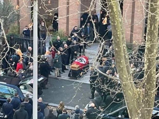 ROMA: FUNERALI ESTREMA DESTRA, PERQUISIZIONI ALL’ALBA