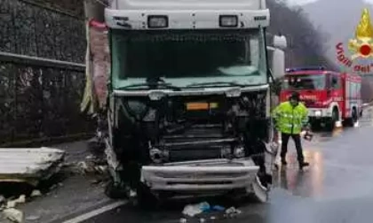 RIETI: INCIDENTE, SALARIA CHIUSA PER ORE