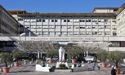 ROMA: FUORI PERICOLO LA BIMBA CADUTA DAL BALCONE