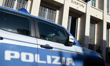 LATINA: RAPINATO CON LA PISTOLA DAVANTI CASA