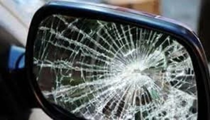 ROMA: TRUFFA DELLO SPECCHIETTO, DUE ARRESTI