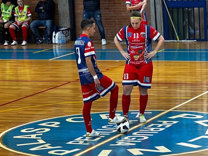 CALCIO A 5: A2 FEMMINILE, PARITA’ TRA VIS FONDI E VIRTUS CIAMPINO (VIDEO)