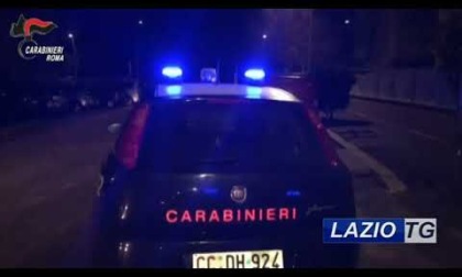 POMEZIA: CHIEDE UN PASSAGGIO E RAPINA UN GIOVANE, ARRESTATA