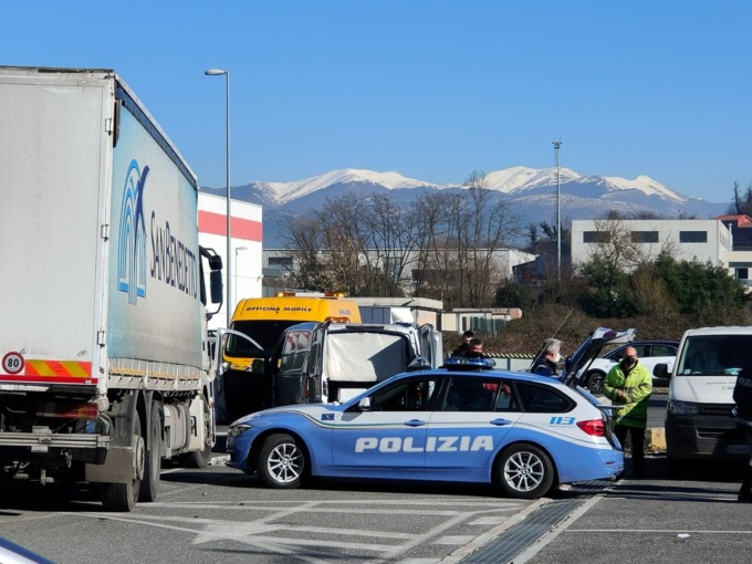 FROSINONE: INCIDENTE SUL LAVORO,  OPERAIO MUORE SCHIACCIATO DA UN CAMION (FOTO)