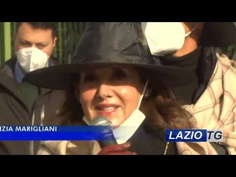 ROMA: LA BEFANA ITINERANTE PER GRANDI E PICCINI (video)
