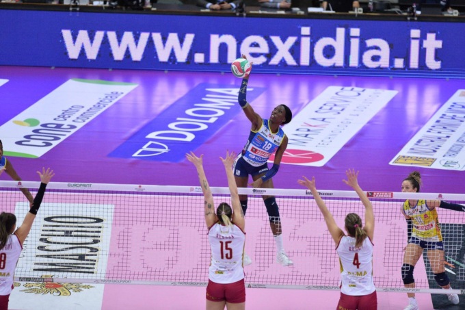 PALLAVOLO: SABAUDIA E ACQUA E SAPONE SCONFITTE