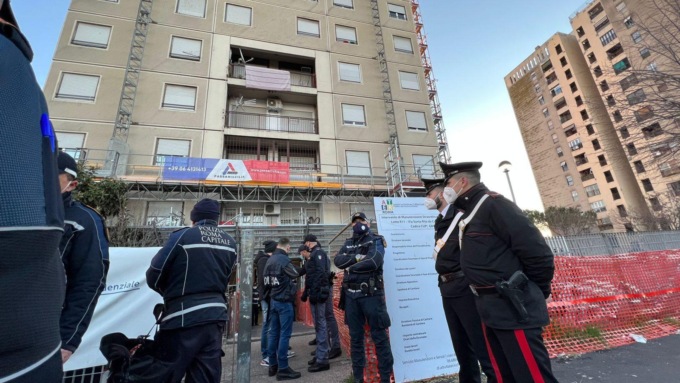 ROMA: TOR BELLA MONACA, SGOMBERATI ALLOGGI ATER