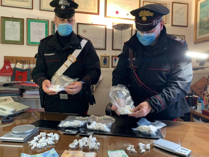 MONTE PORZIO CATONE: SPACCIO DI DROGA, UN ARRESTO