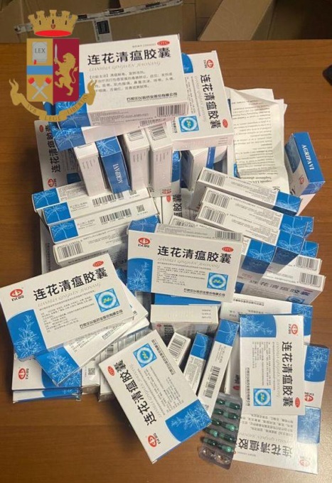 ROMA: FARMACI PER CURARE IL COVID IN UN NEGOZI DI ABBIGLIAMENTO, DUE DENUNCE (VIDEO)