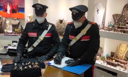 ROMA: TENTANO COLPO DA 40 MILA EURO IN GIOIELLERIA, ARRESTATI