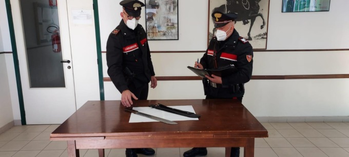 TERRACINA: TROVATO CON UN MACHETE IN AUTO, DENUNCIATO