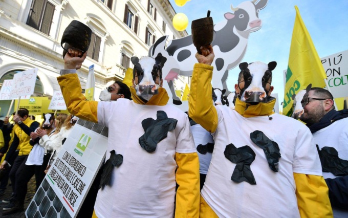 ROMA: AUMENTO PREZZI, LA MANIFESTAZIONE DEGLI AGRICOLTORI E ALLEVATORI