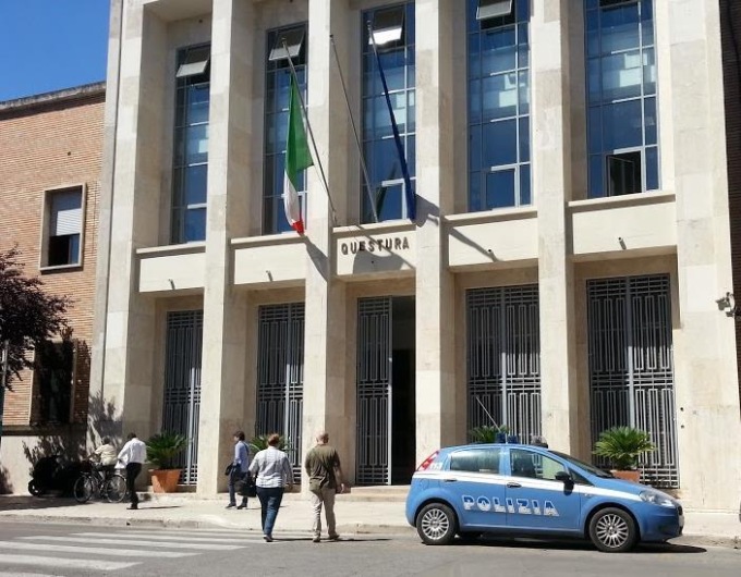 LATINA: POLIZIA, SAN VALENTINO PER LE DONNE (video)