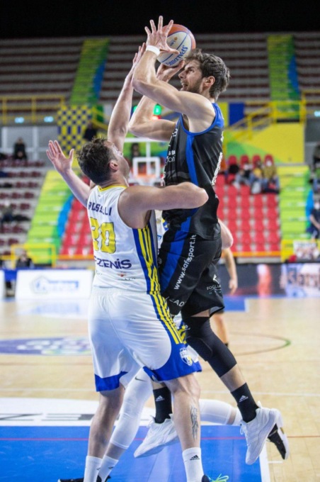 BASKET LEGA DUE: LATINA KO. VINCONO EUROBASKET E STELLA AZZURRA
