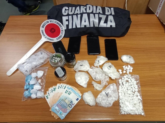 RIETI: CARICO DI COCAINA IN AUTO, ARRESTATO