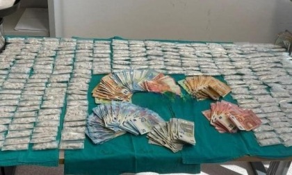 ROMA: TOR BELLA MONACA, SEQUESTRATE 5.000 DOSI DI COCAINA